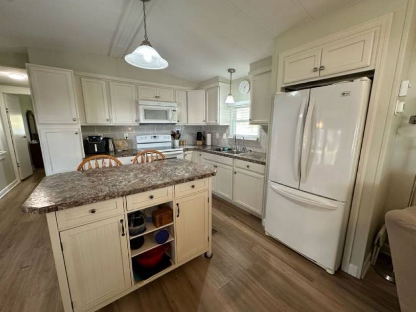 581 Lake Henry Drive a Winter Haven, FL Mobile or Manufactured Home for Sale